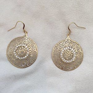 Rush Crystal Decorated pop-up golden earrings